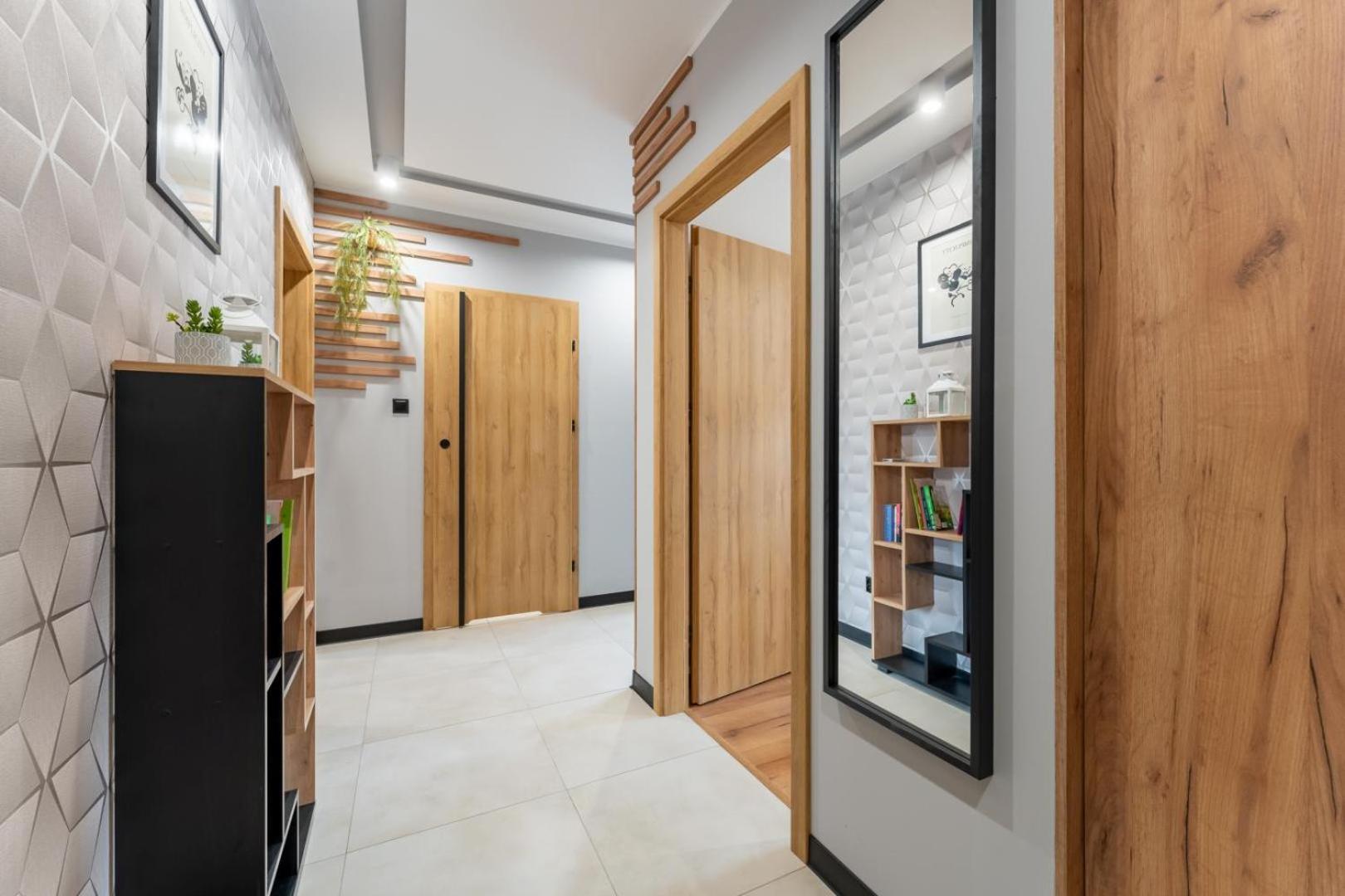 Apartament Przy Baszcie - Z Prywatnym Parkingiem W Centrum - By Spaceapart 耶莱尼亚古拉 外观 照片
